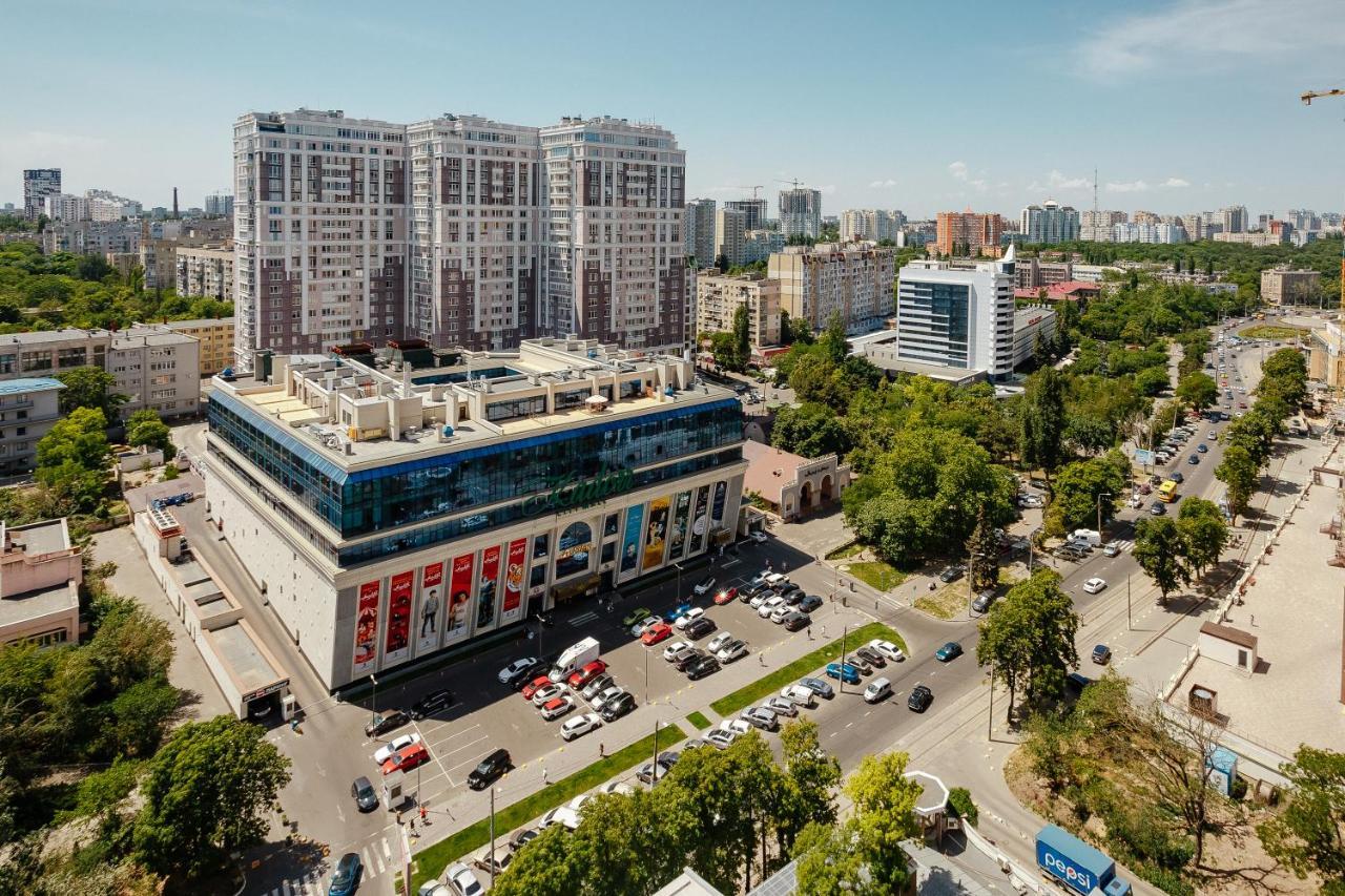 Grey Apartment Odesa Exterior photo